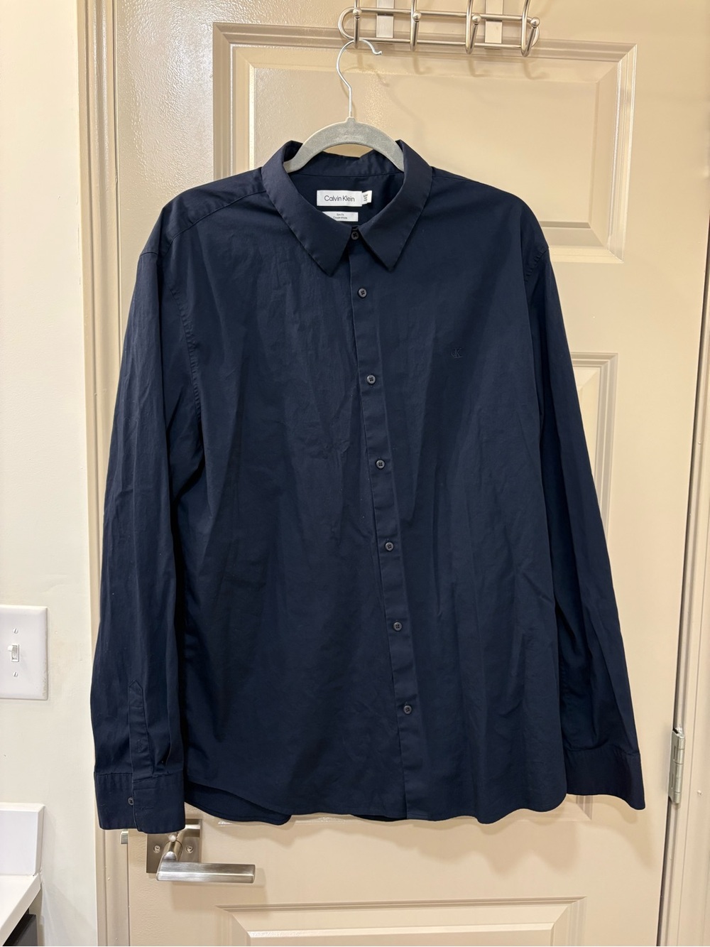 Calvin Klein Men's Dark Navy Classic Button-Up Shirt, size XL
